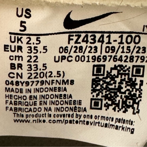 Women’s Nike Dunk Low - Picture 8 of 8